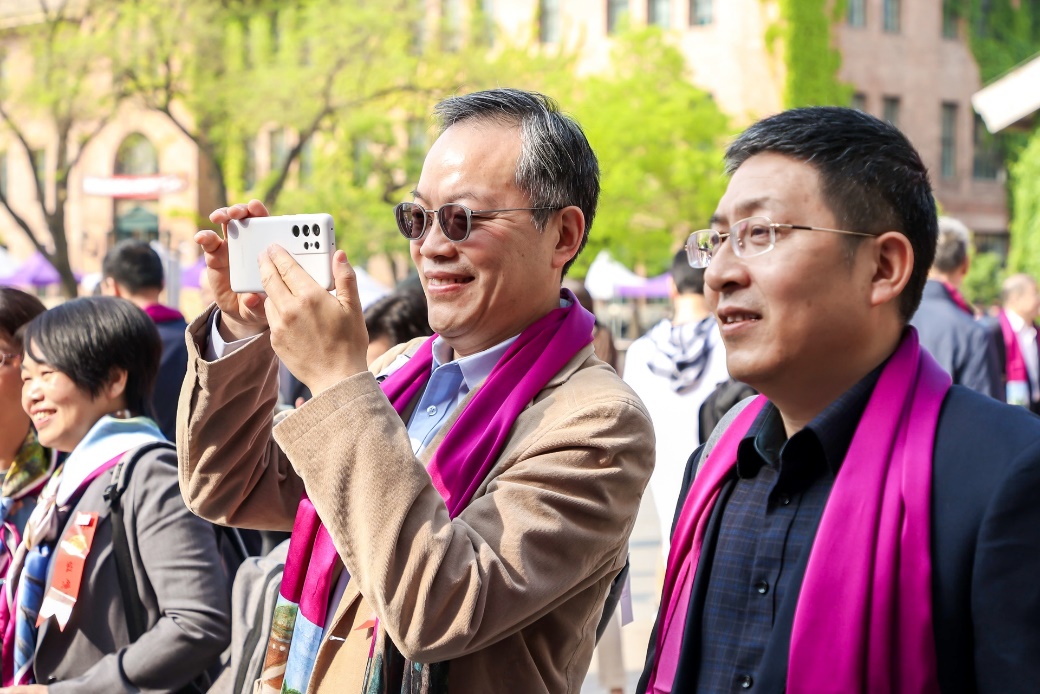 https://www.tsinghua.edu.cn/__local/A/84/26/5FCE3EBC482F56269999BF2764D_1114D6E4_164F04.jpg https://www.tsinghua.edu.cn/__local/A/84/26/5FCE3EBC482F56269999BF2764D_1114D6E4_164F04.jpg