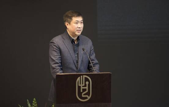 杨冬江副院长致开场辞 杨冬江副院长致开场辞
